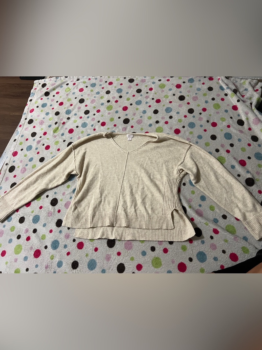 Auden Cream V-Neck Side-Slit Sweater